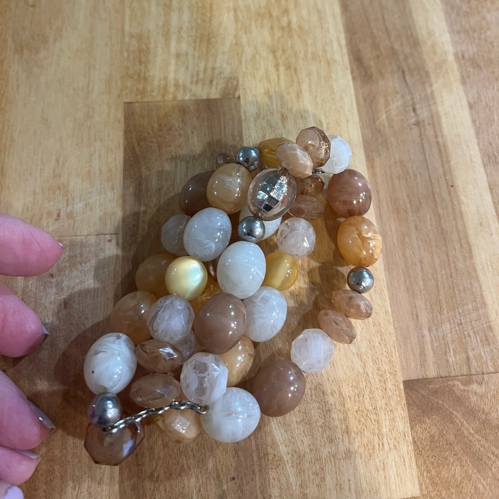 Cute beaded 3 strands chunky bracelet - Picture 3 of 3